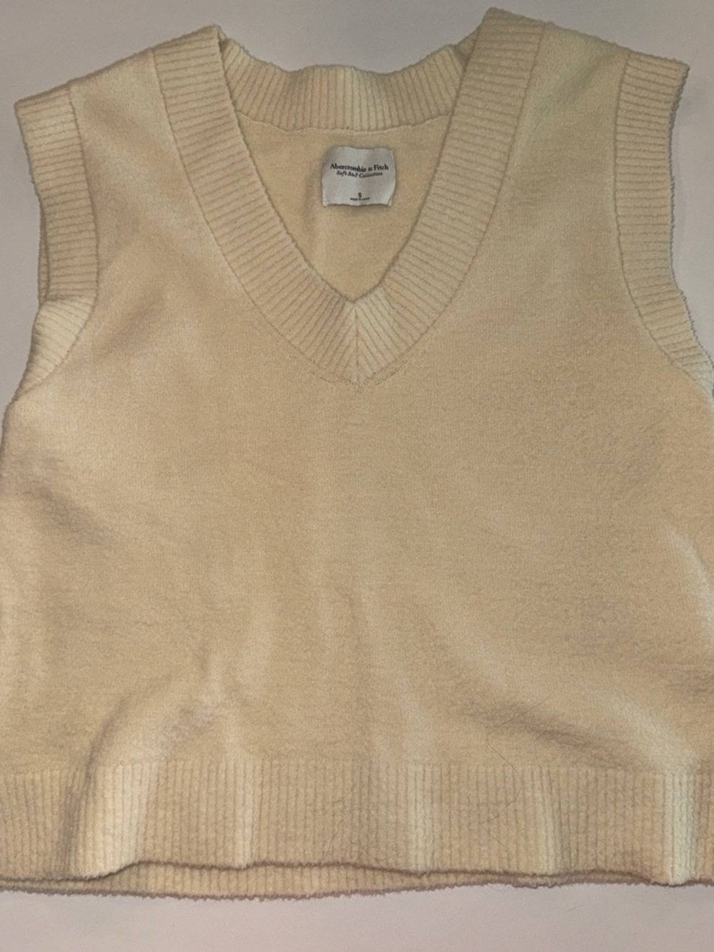 Abercrombie & Fitch Cream V-Neck Sweater Vest